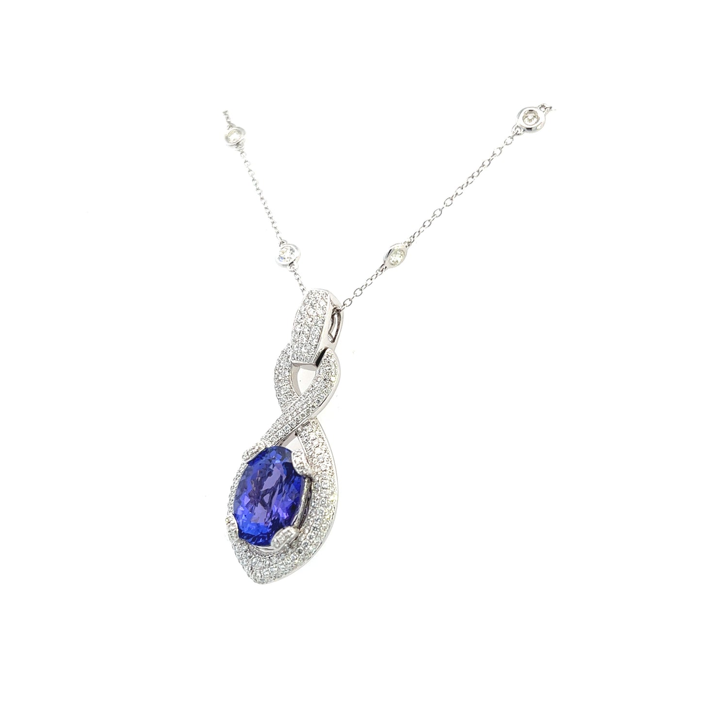 18K White Gold Oval Tanzanite And Pave Diamond Necklace (6.17ctw)