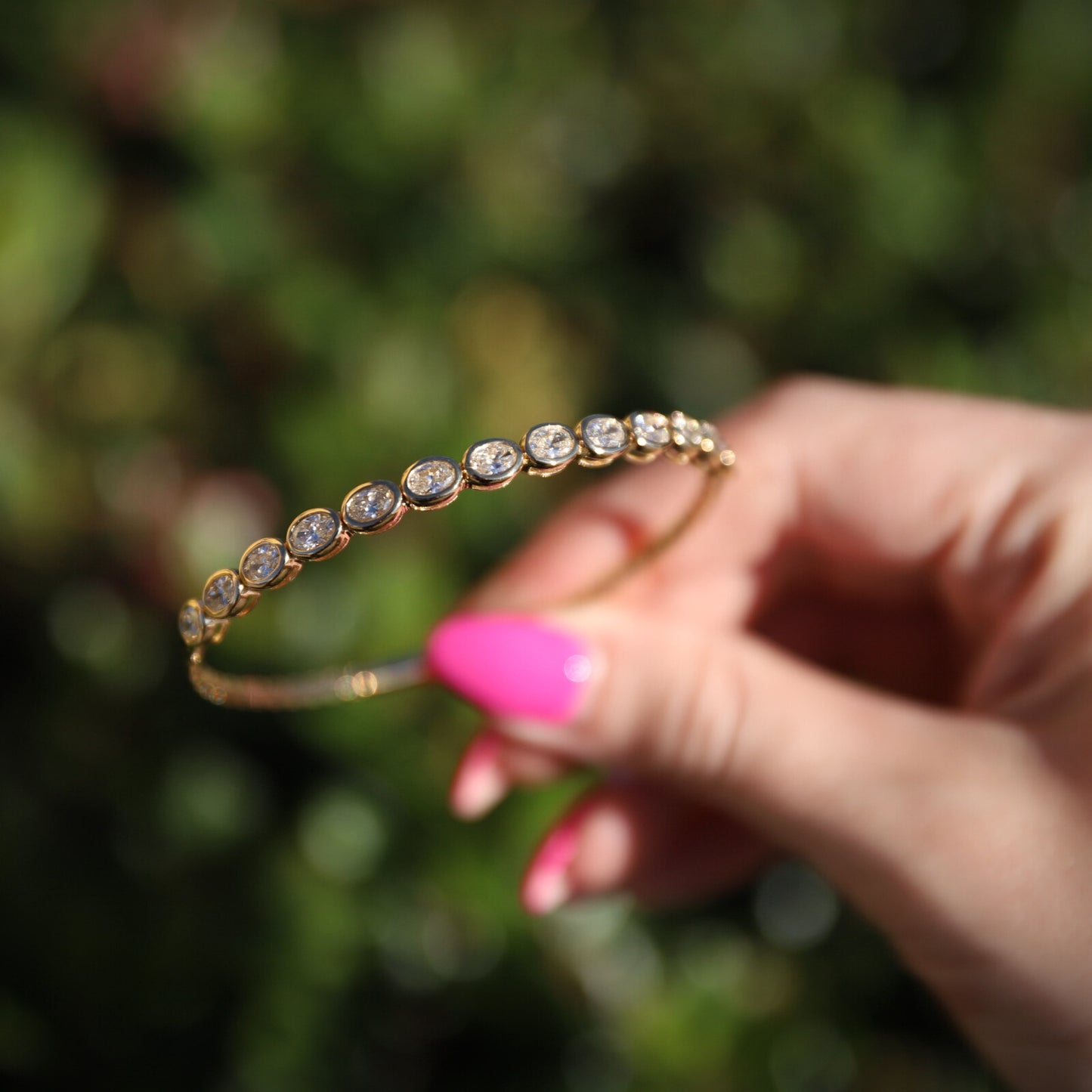 18K Yellow Gold Bezel Set Oval Diamond Flexi Bangle (3.25ctw)