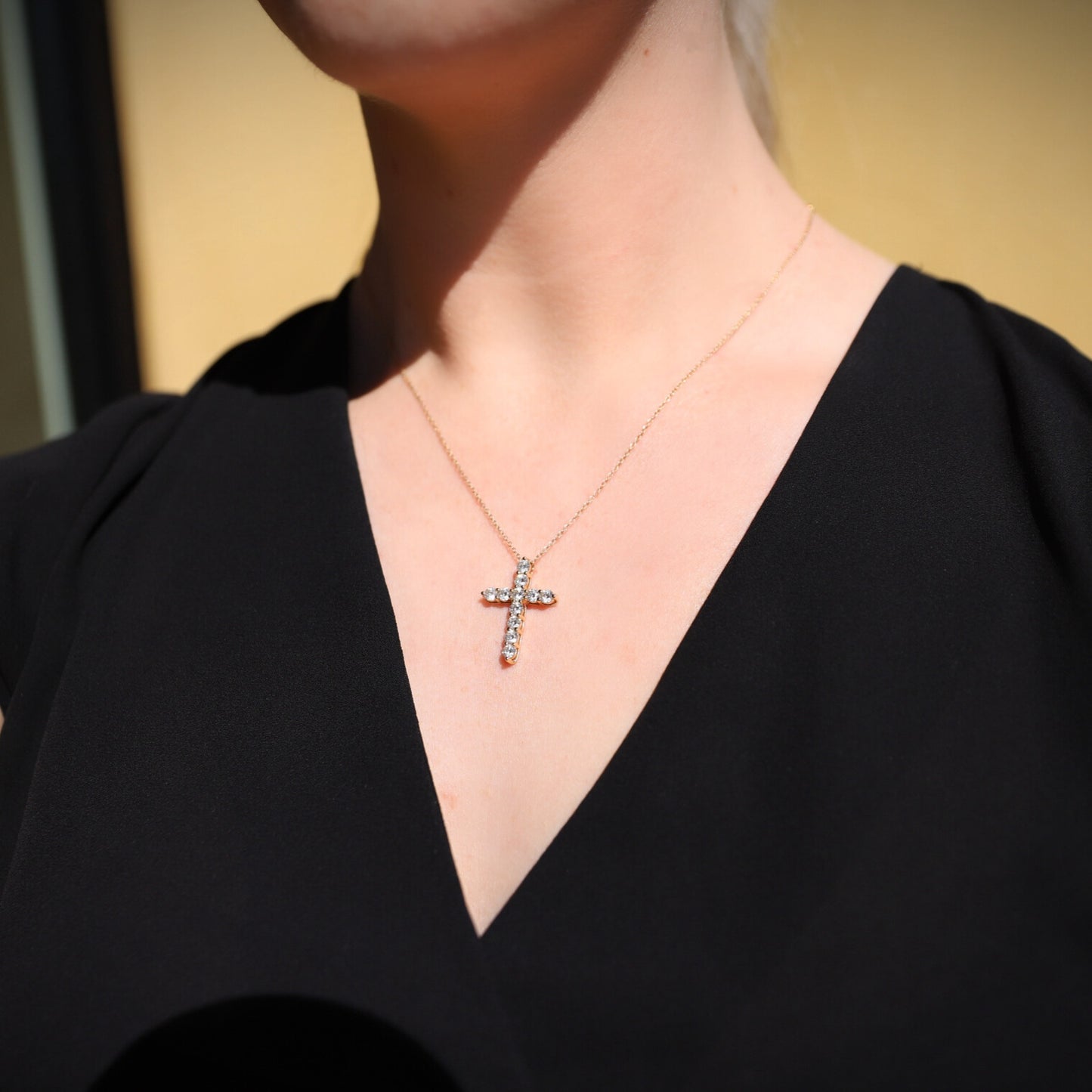 14k Yellow Gold Diamond Cross Necklace (1.60ctw)
