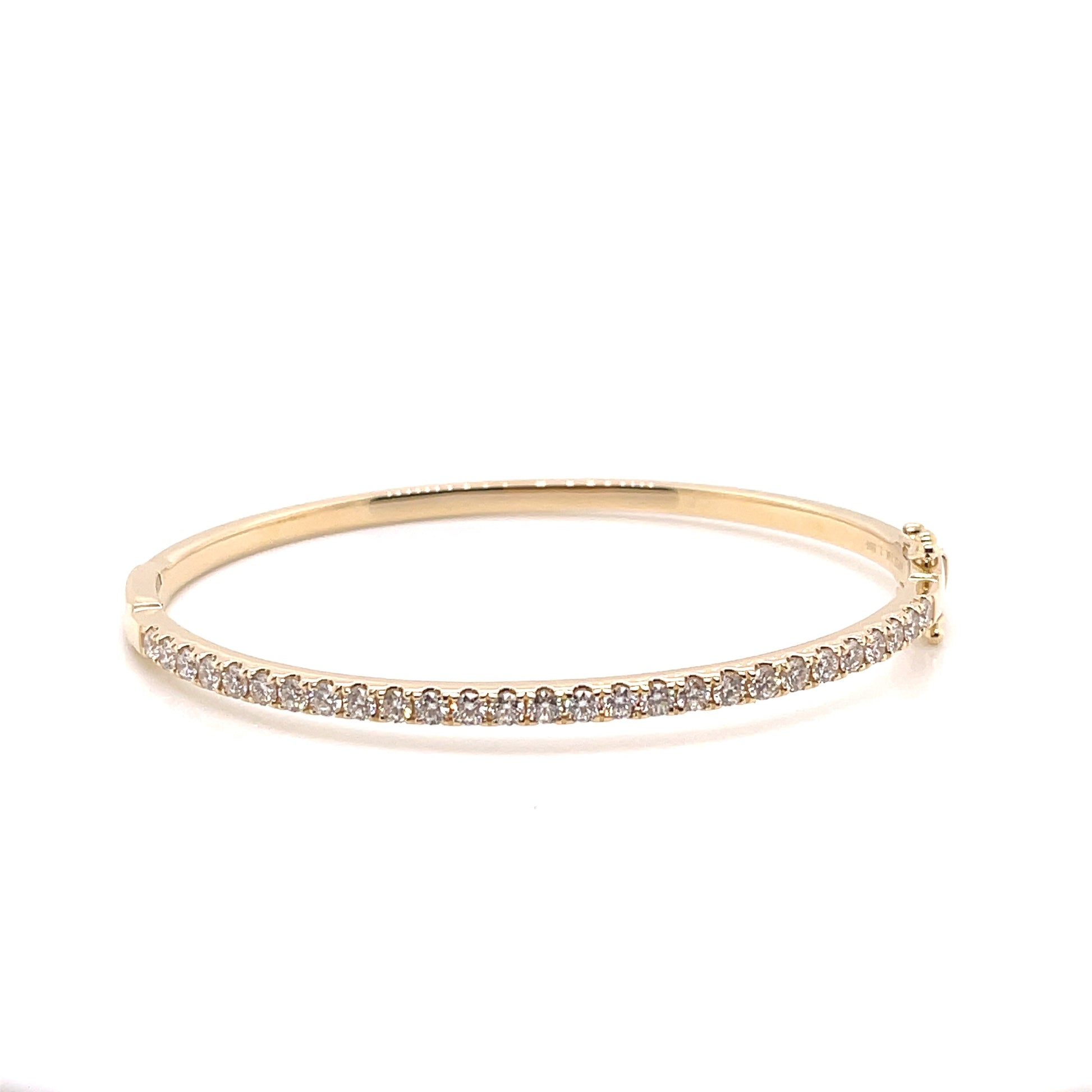 14K Yellow Gold Single Row Diamond Bangle (1.94ctw)