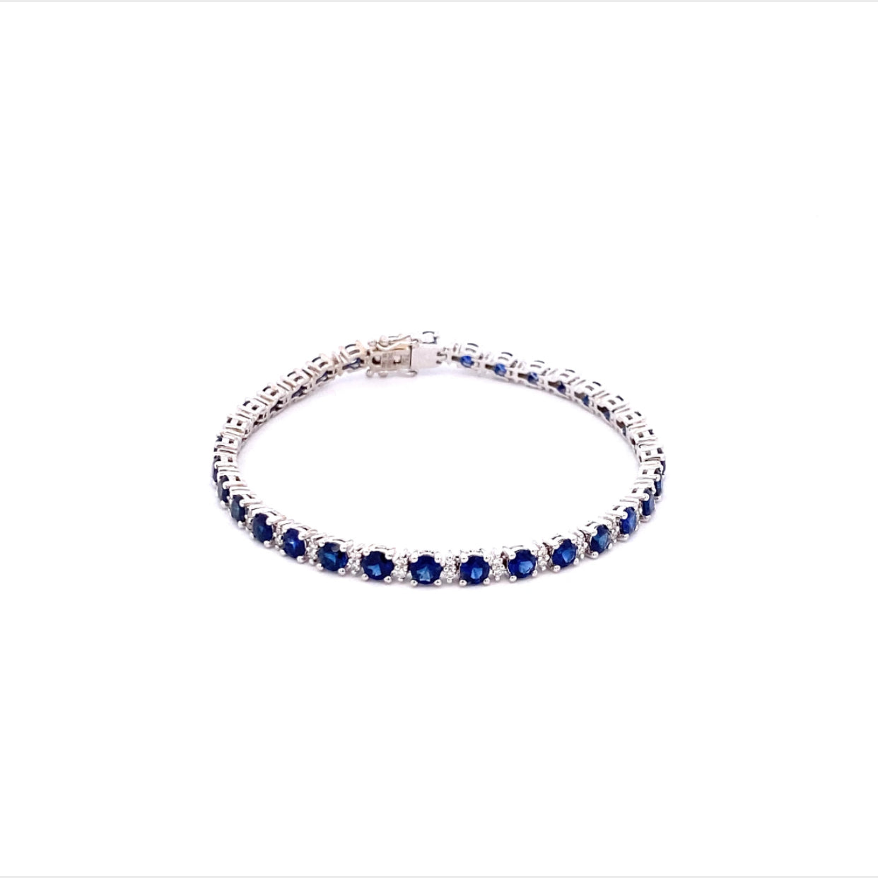 18K White Gold Sapphire And Diamond tennis Bracelet (6.68ctw) 