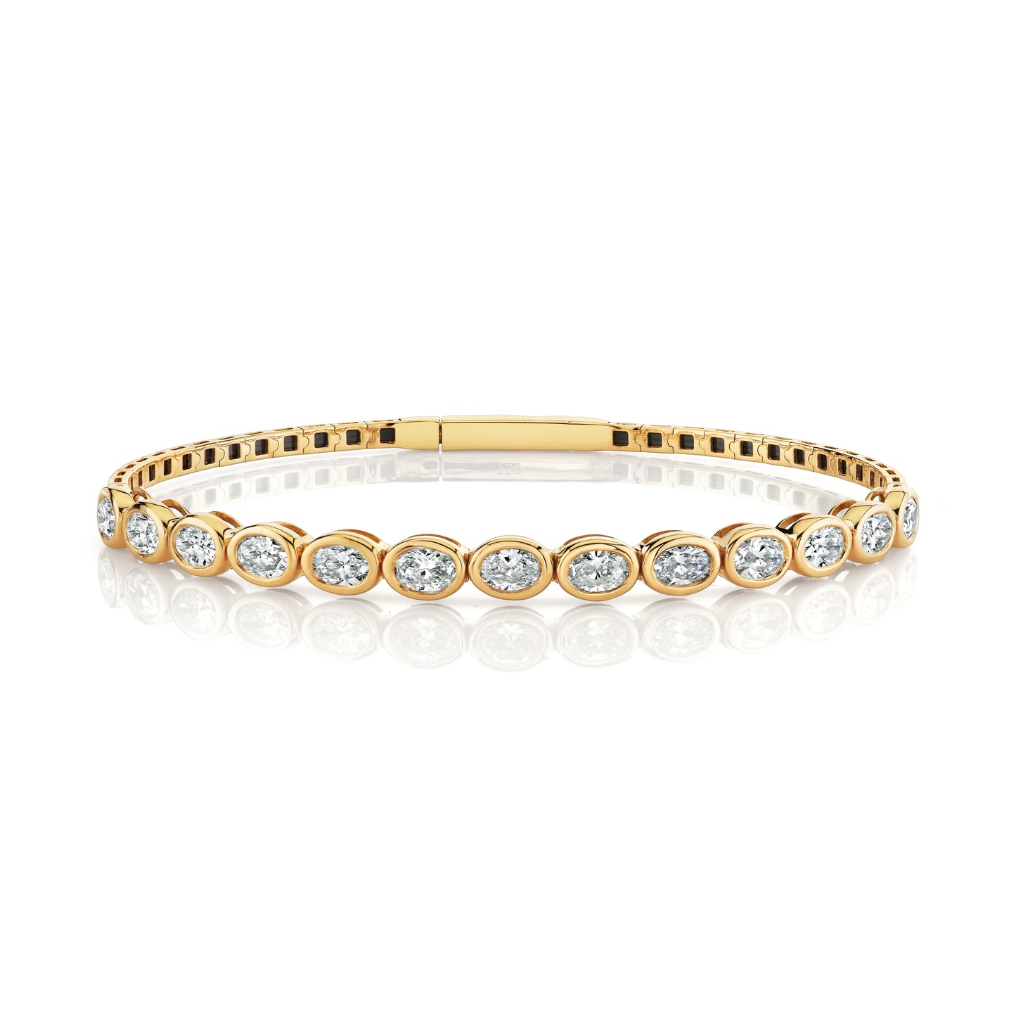 18K Yellow Gold Oval Diamond Bezel Flexi Bangle (3.25ctw)