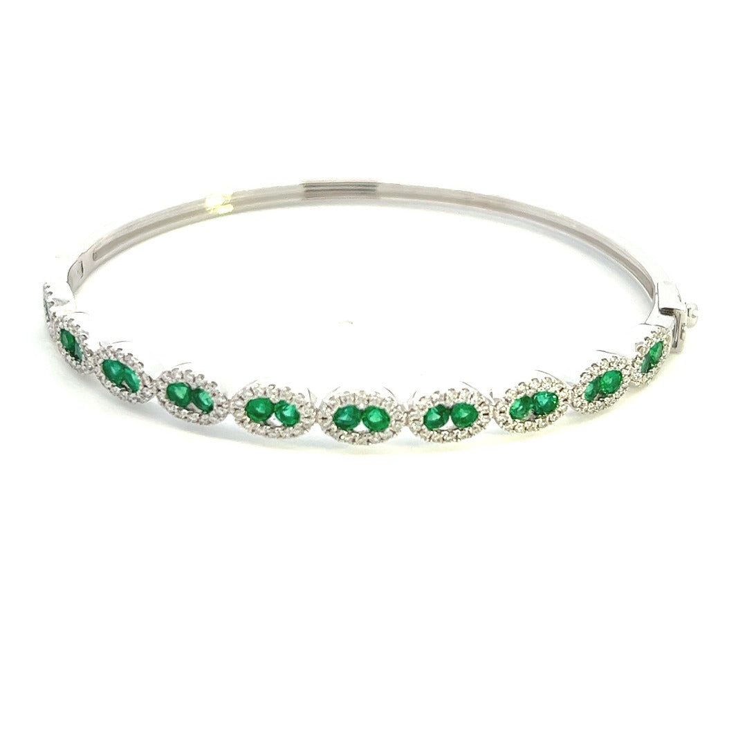 14K White Gold Emerald And Diamond Bangle (2.35ctw) 