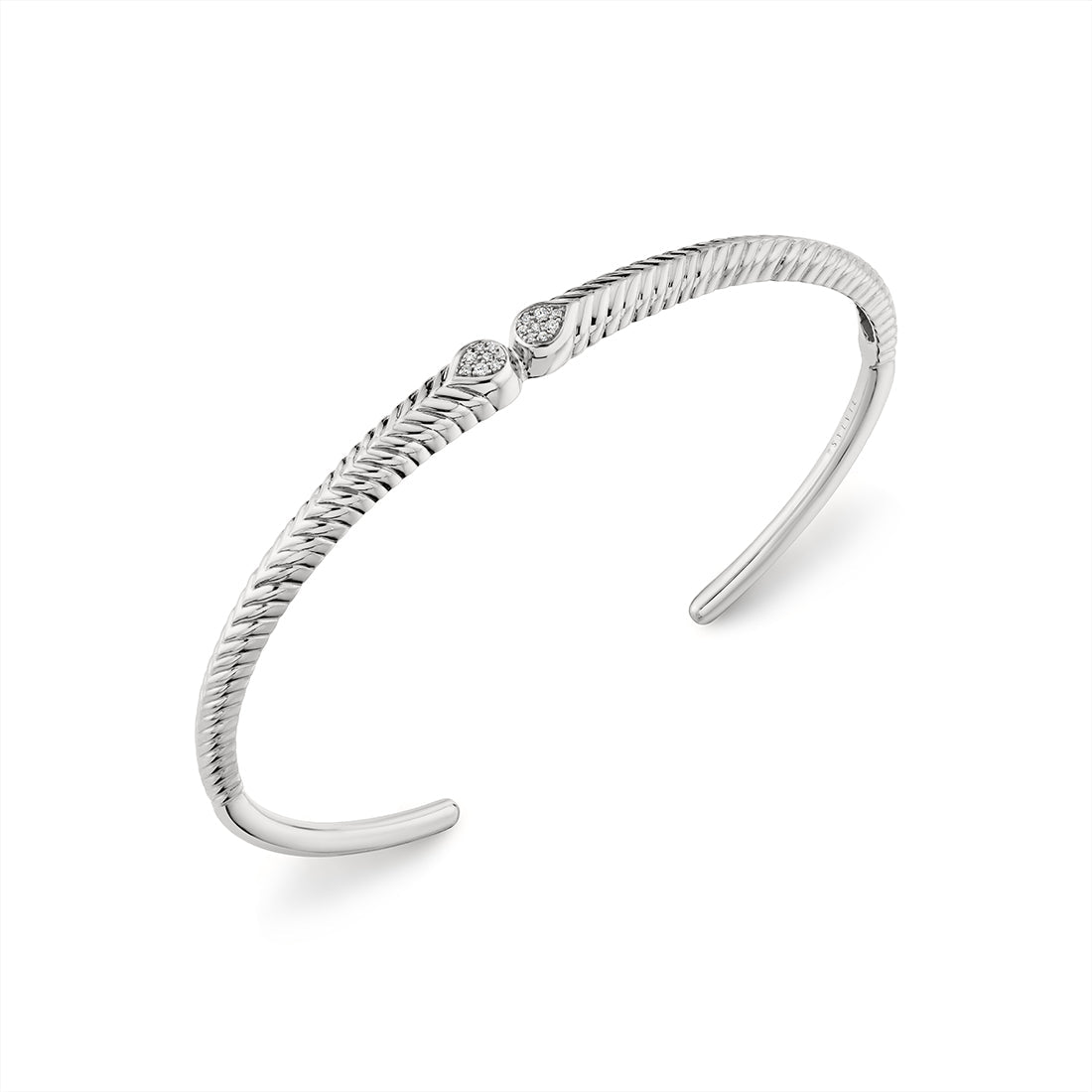 Auravie Shell Scallop Diamond Bangle