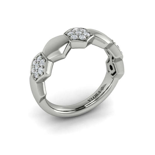 Alternating Diamond Cluster Honeycomb Ring